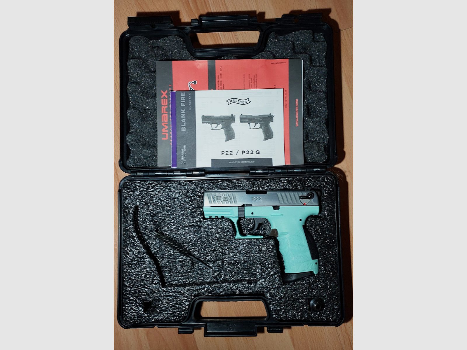 Walther P22Q blank firing pistol 9mm P.A.K. MINTOS (PTB 778) - as good as new!