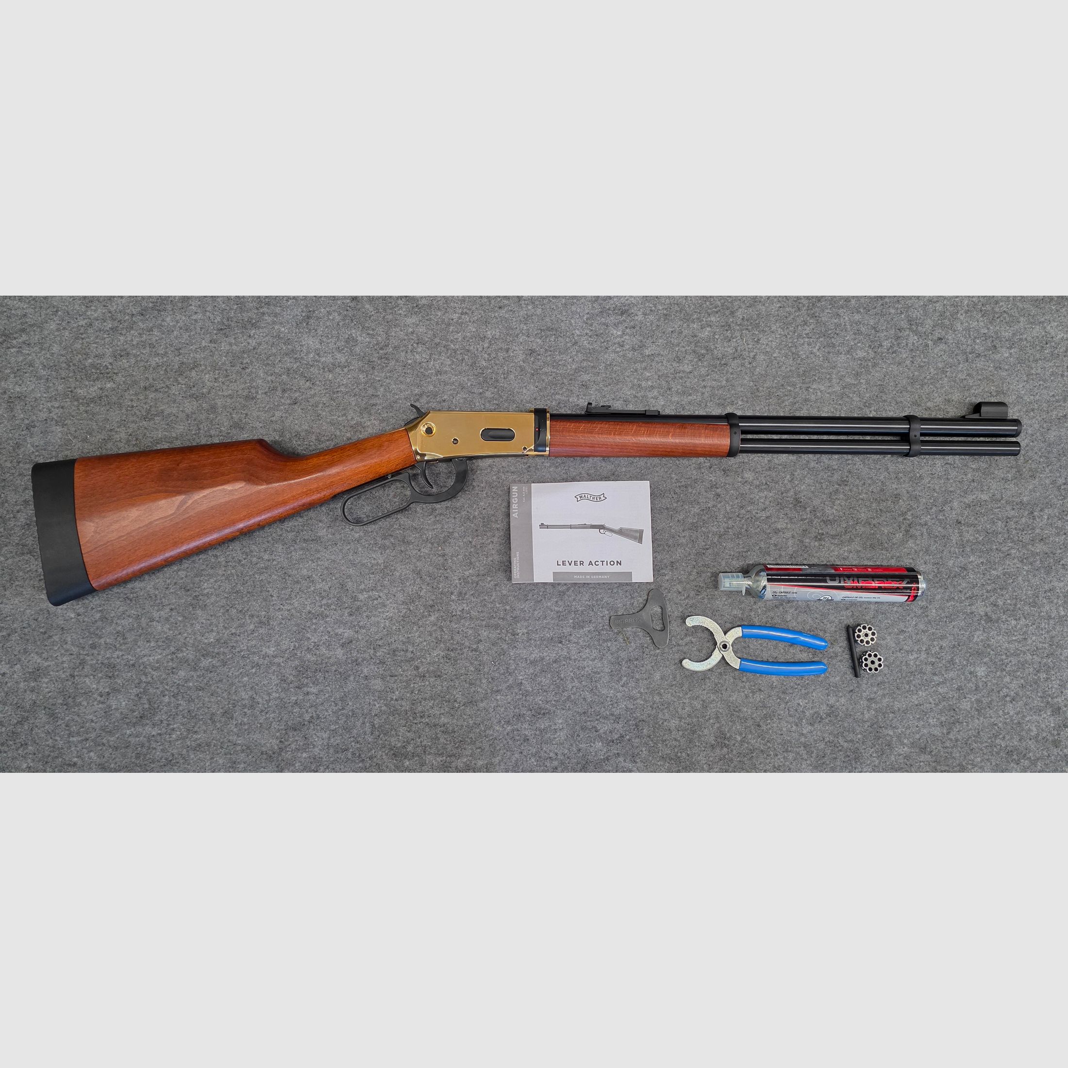 Beautiful Walther Lever Action Long Co2 Rifle Western in Cal. 4.5mm with 8-shot drum