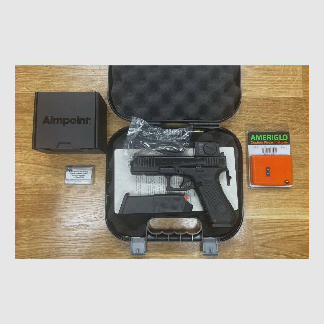 Glock 17 Gen5 MOS with Aimpoint ACRO P-2 + AMERIGLO SD Sights including Aimpoint adapter plate for Aimpoint, all mounted! Night vision levels