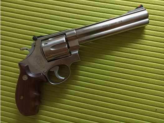 Smith & Wesson 629 Classic DX .44 Magnum RVS