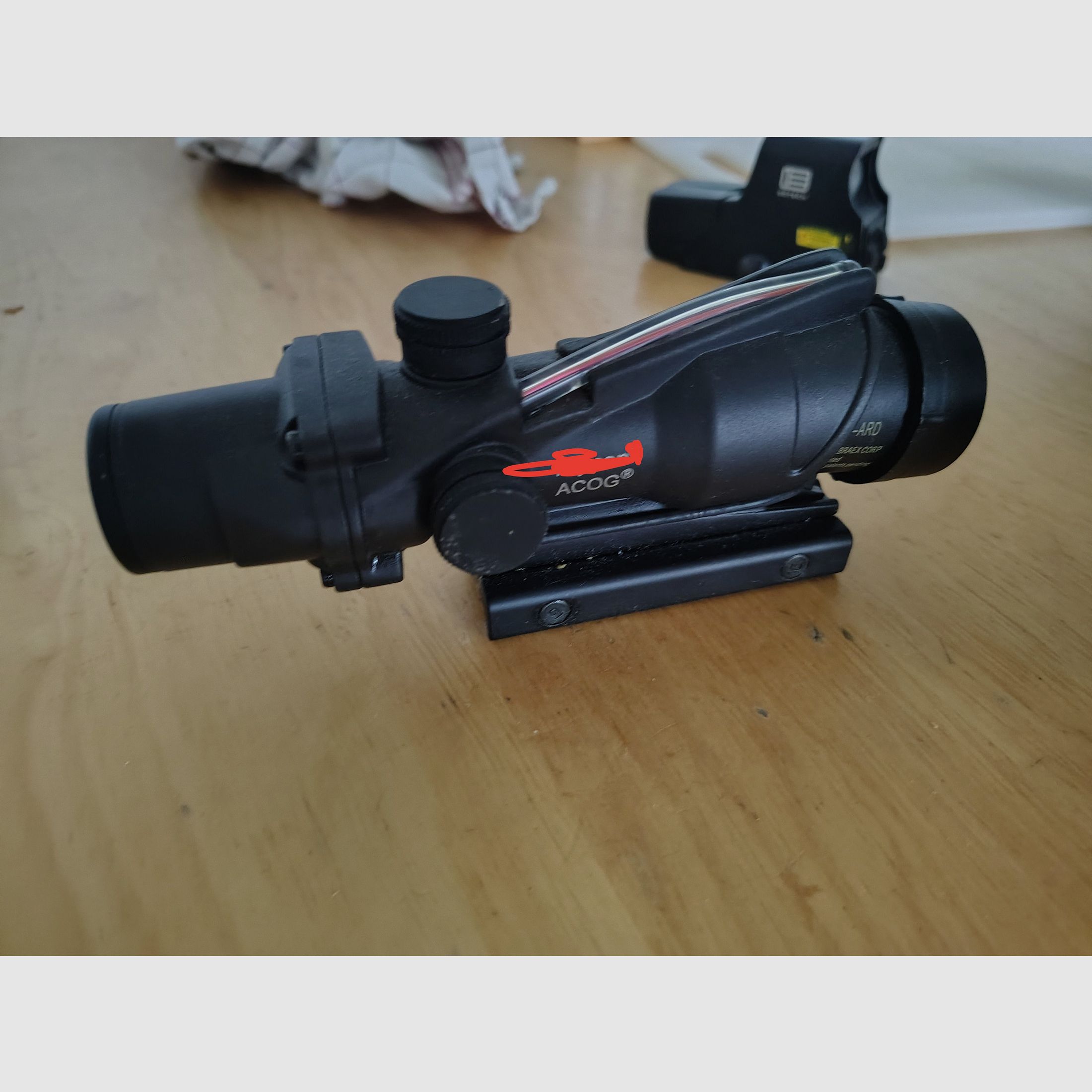 Mirino stile ACOG / clone – Perfetto per Airsoft (M4 / Scar / ecc.)