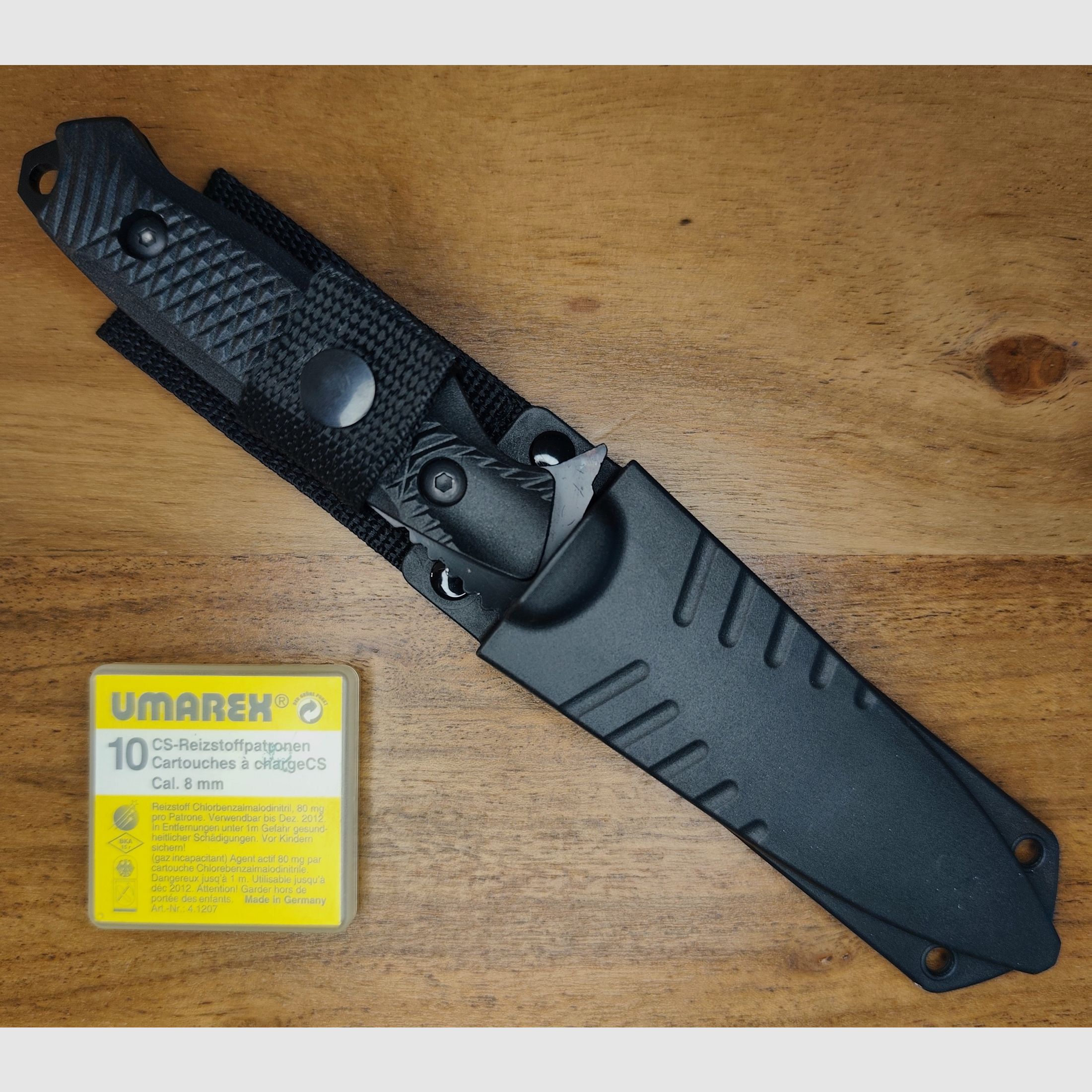 CS Gas Patronen 8mm von UMAREX 10 Stück + Jagt & Angelmesser