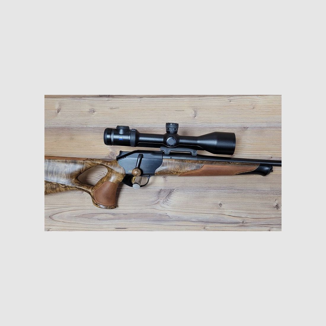 Blaser R8 Success Vintage z Zeiss V8 2,8-20x56M ASV H