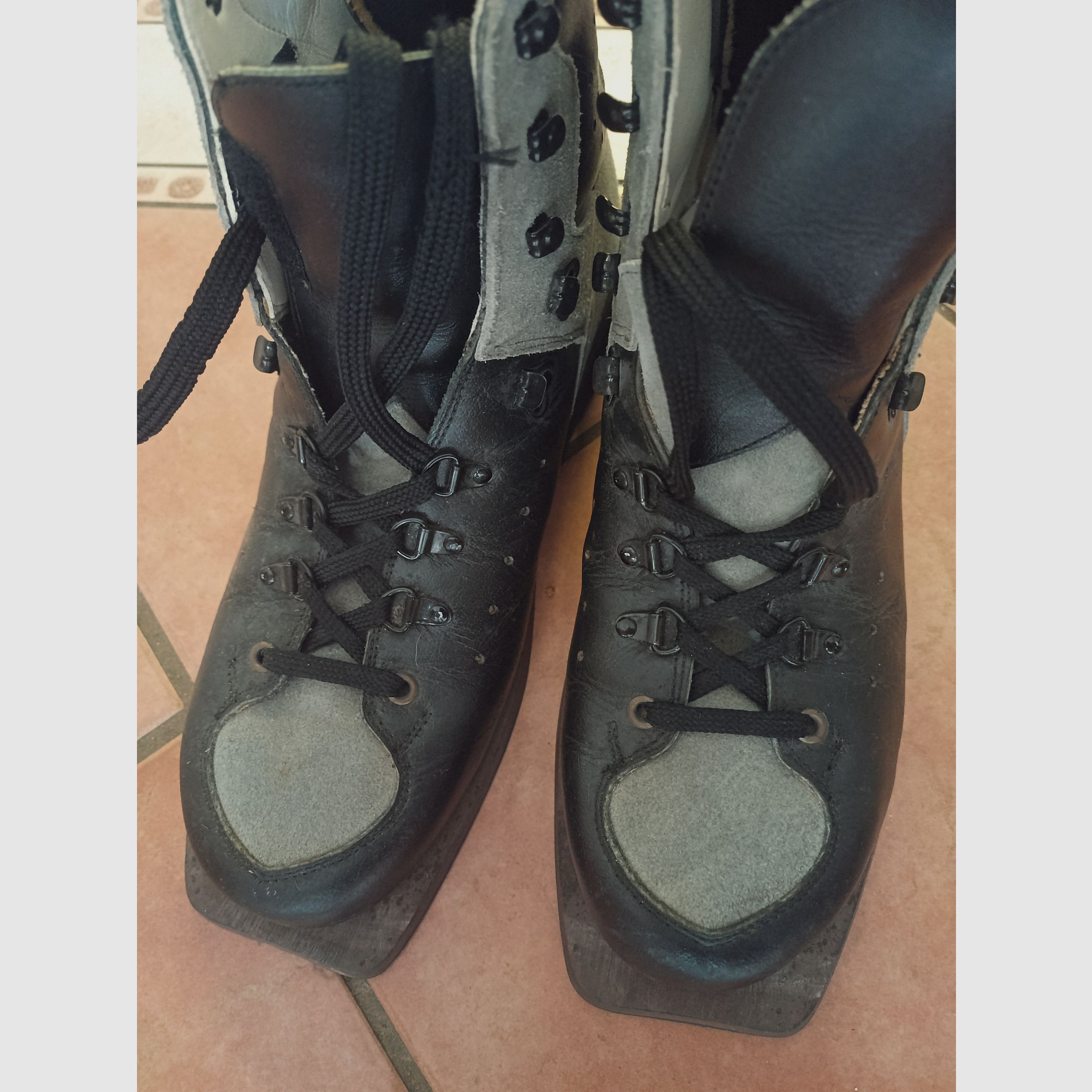 Shooting shoes size 45