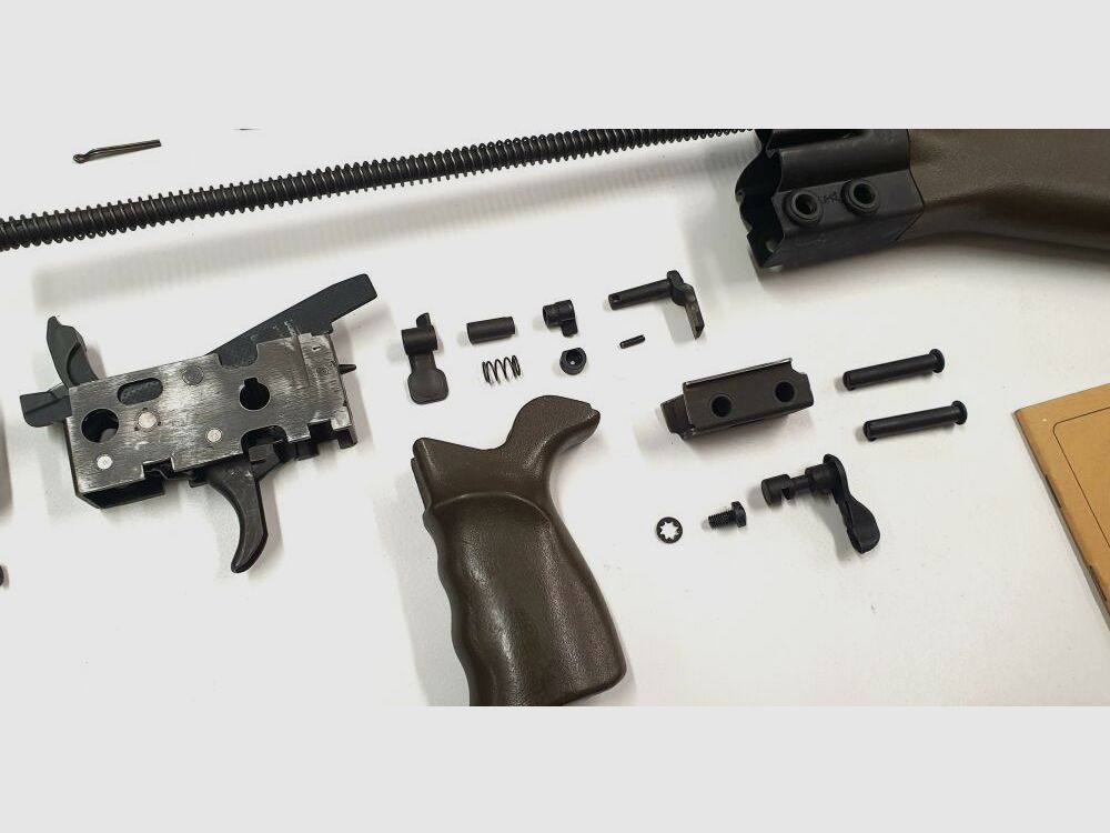 H&K Heckler und Koch GmbH Oberndorf Freier Teilesatz original HK G3 NATO Heckler & Koch inkl. Trapezvorderschaft Olivgrün