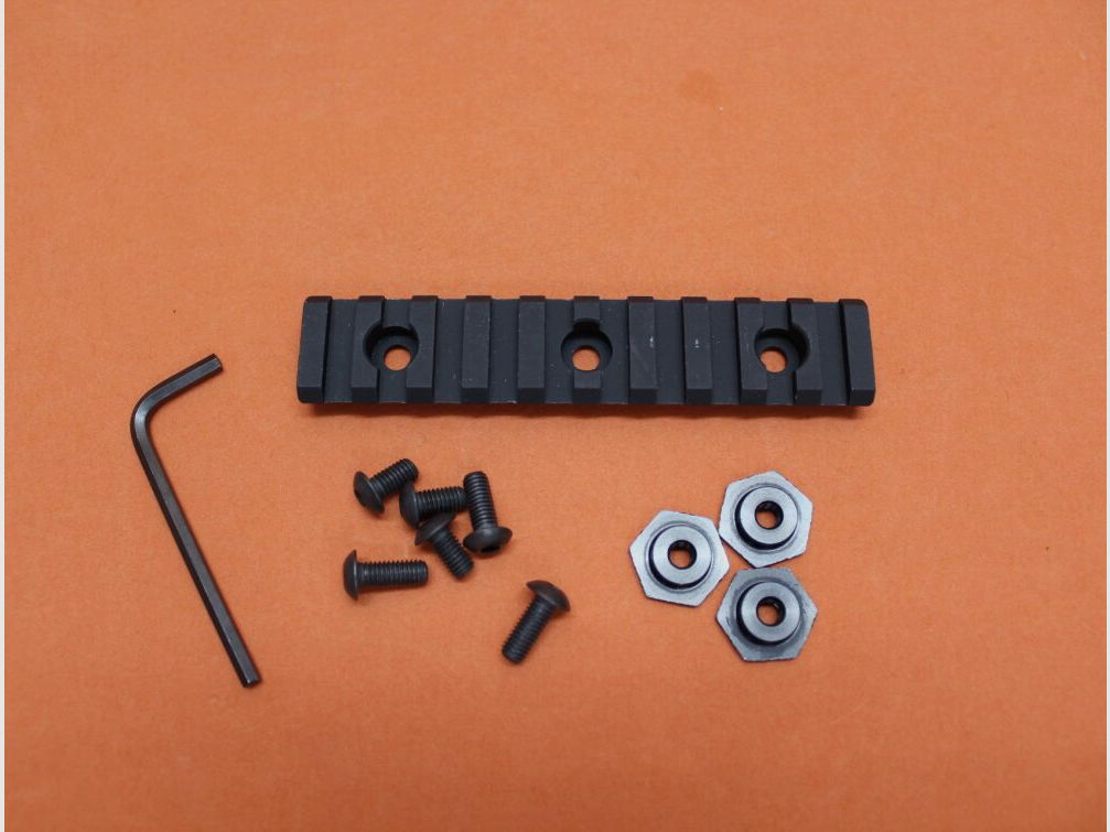 Midwest Industries AR-15: Picatinny Bolt On Handguard Rail 4" Midwest (MCTAR-03) Aluminum Black/ Picatinnyschiene