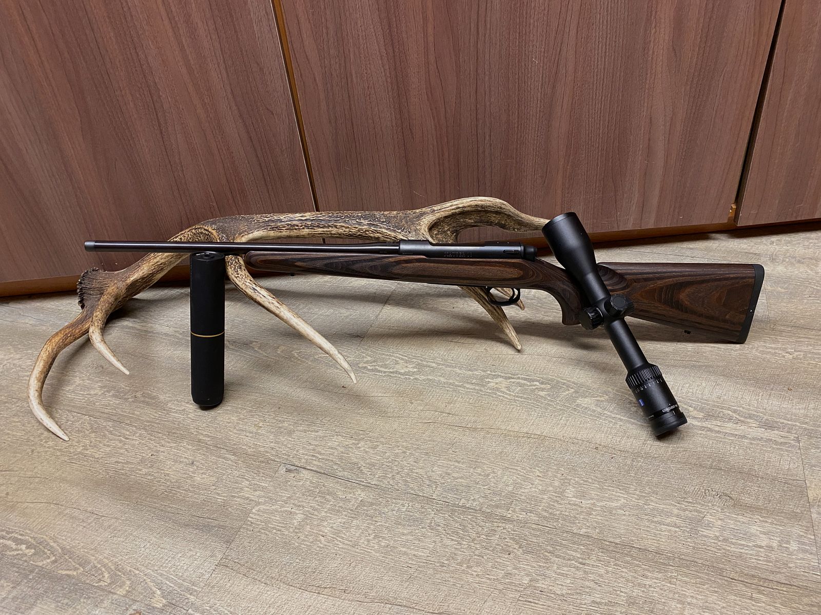 Mauser M18 Pure, con Zeiss Conquest V6 2-12x50 M, con guida