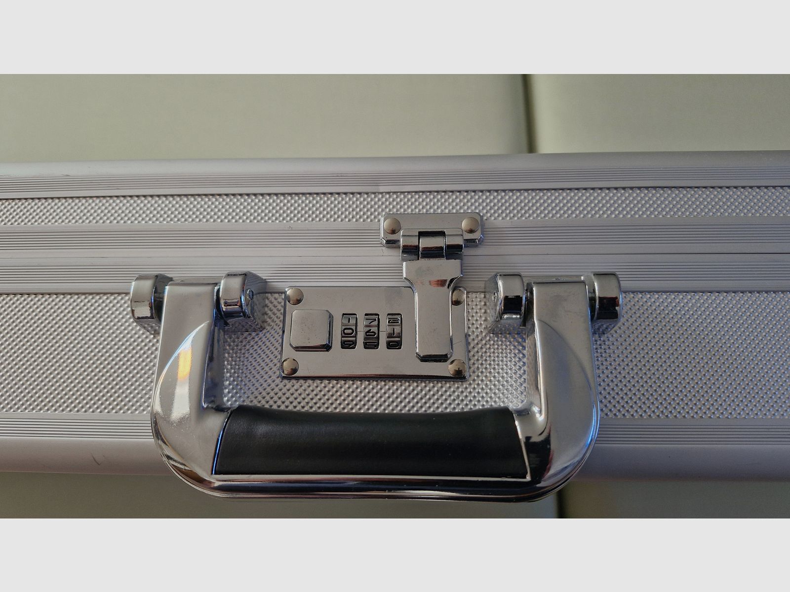 KK bolt-action rifle CZ ZKM 455 Luxus .22lfb with scope (red dot) and aluminum transport case all like new