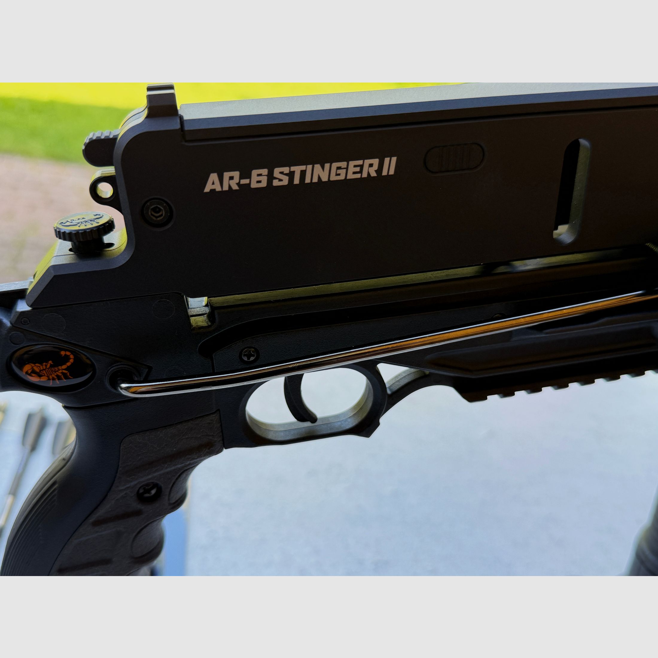 AR-6 Stinger II mit Metallmagazin