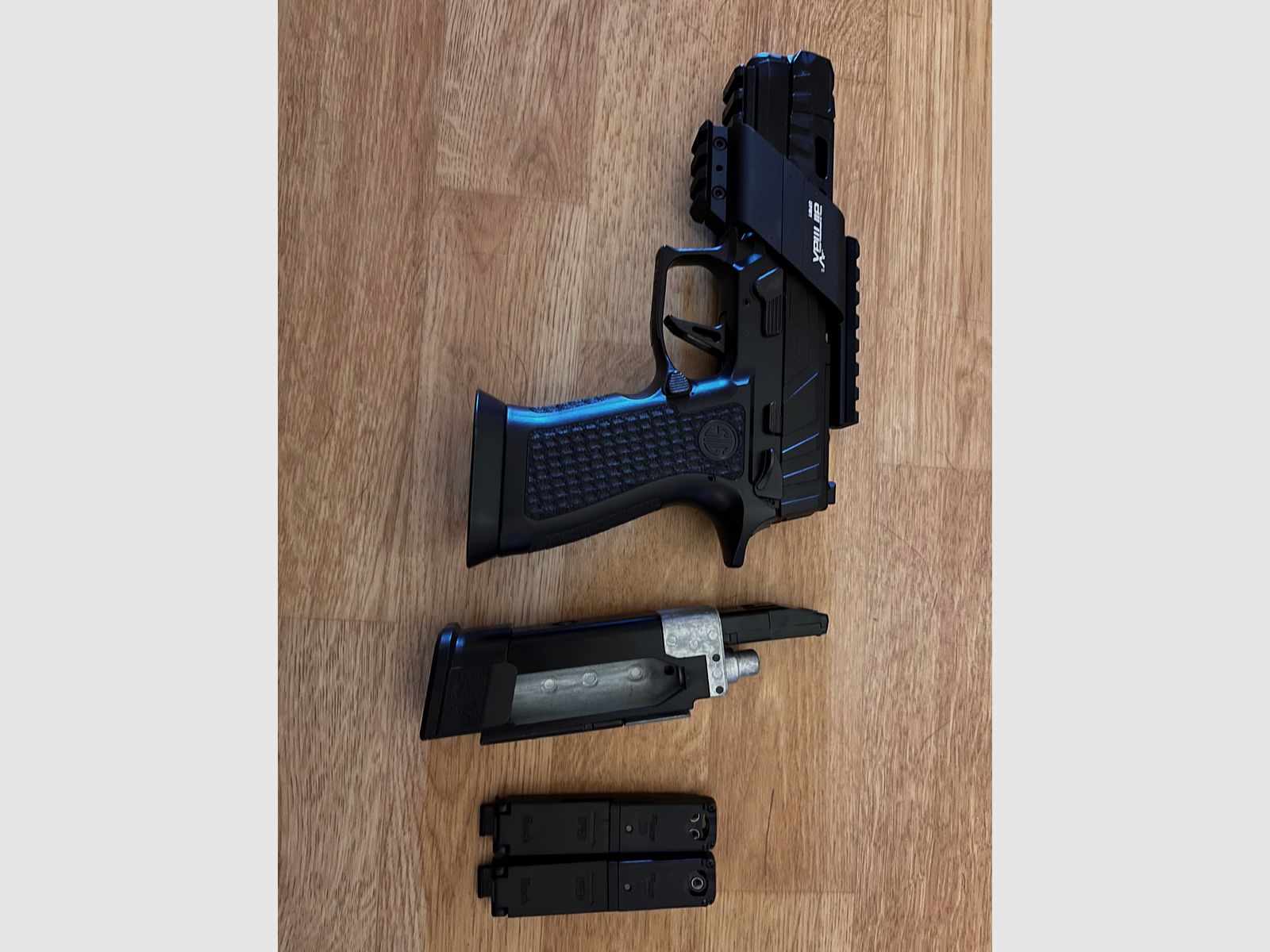 SIG Sauer P320 SPECTRE Comp Blackout CO₂ Blowback pistola de aire – 4,5 mm Diabolo, imagen 4 de 4