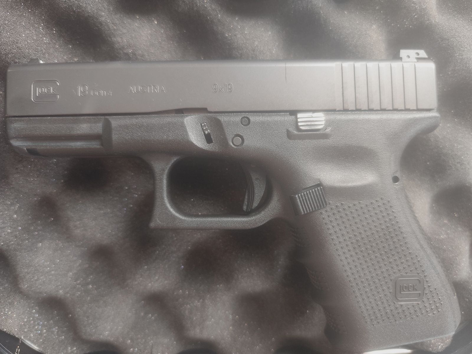 Glock 19 Gen4, 9 mm, precio negociable
