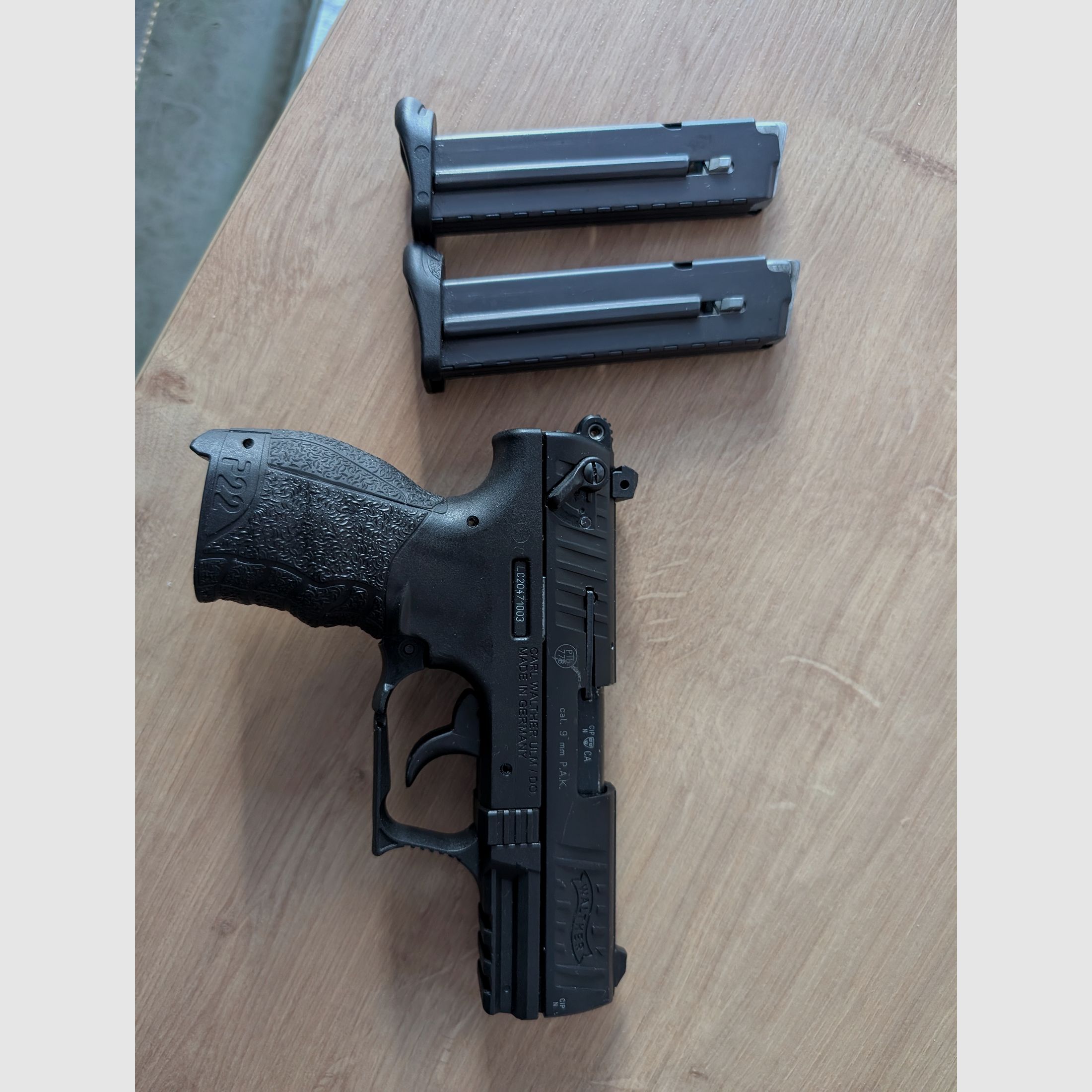 Walther P22 Q Schreckschuss PAK  inkl. Ersatzmagazin / Holster black