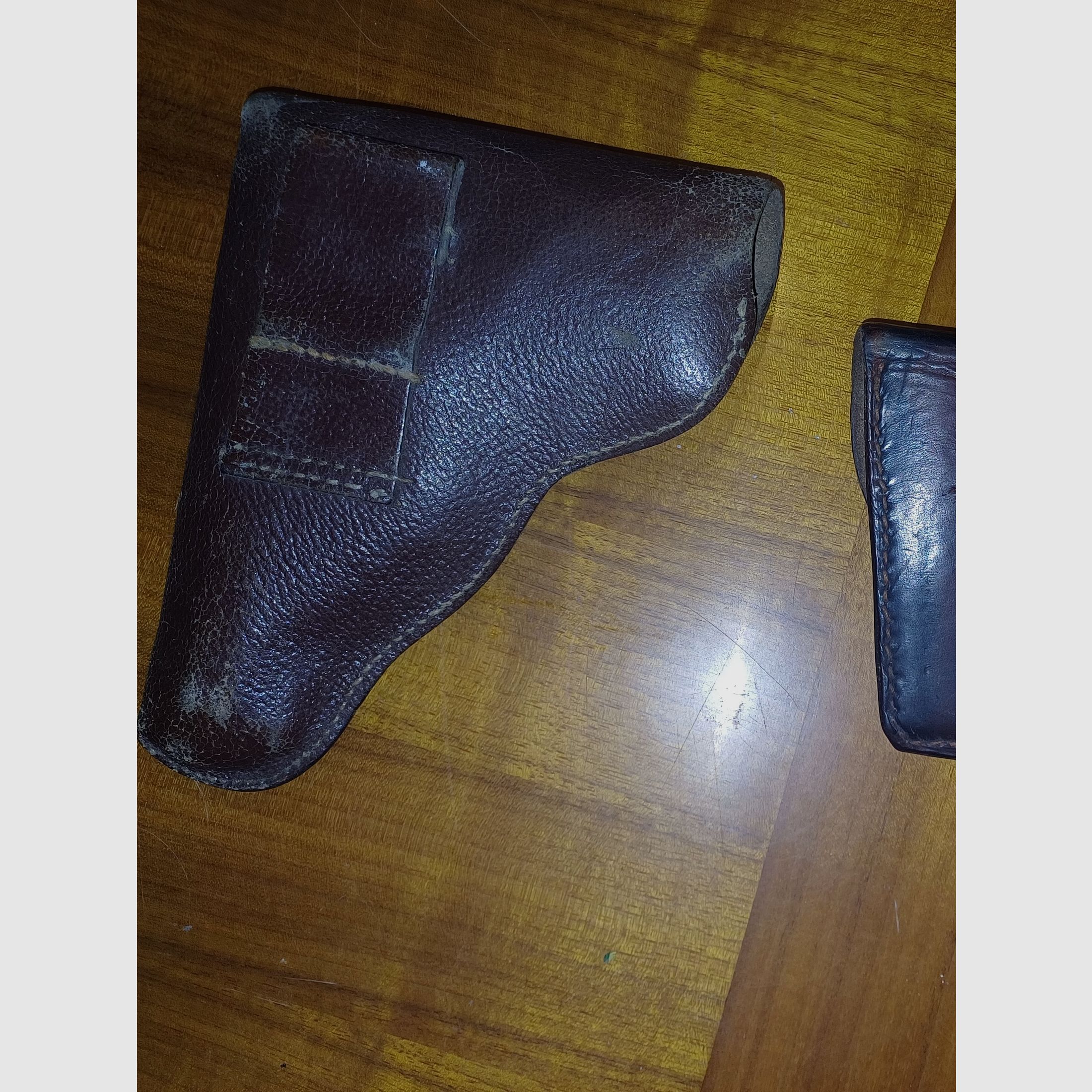 Pistolenholster mit Magazintasche