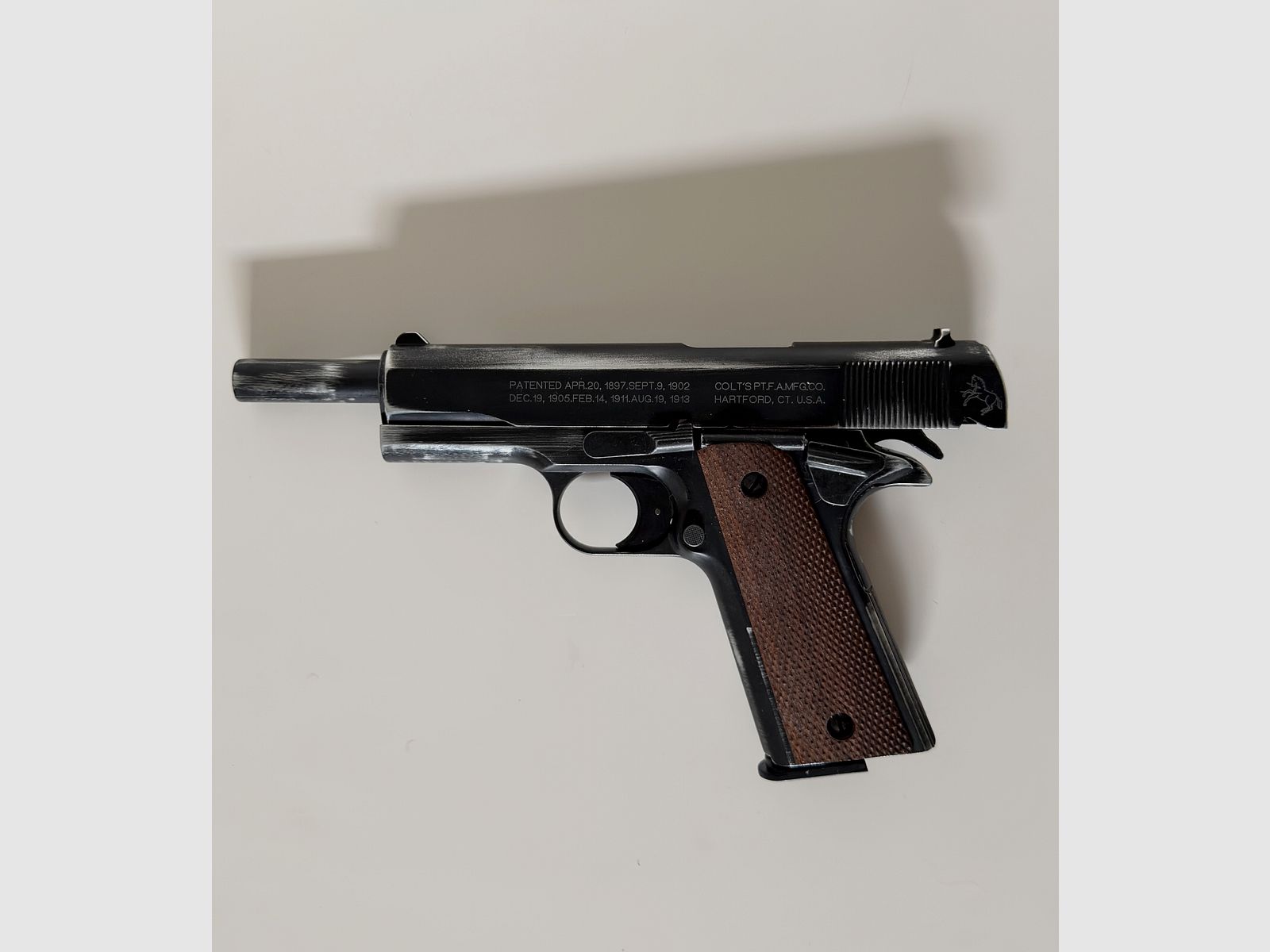 Colt Government 1911 A1 pistola a salve 9 mm P.A.K finitura antica con impugnature in legno NUOVA