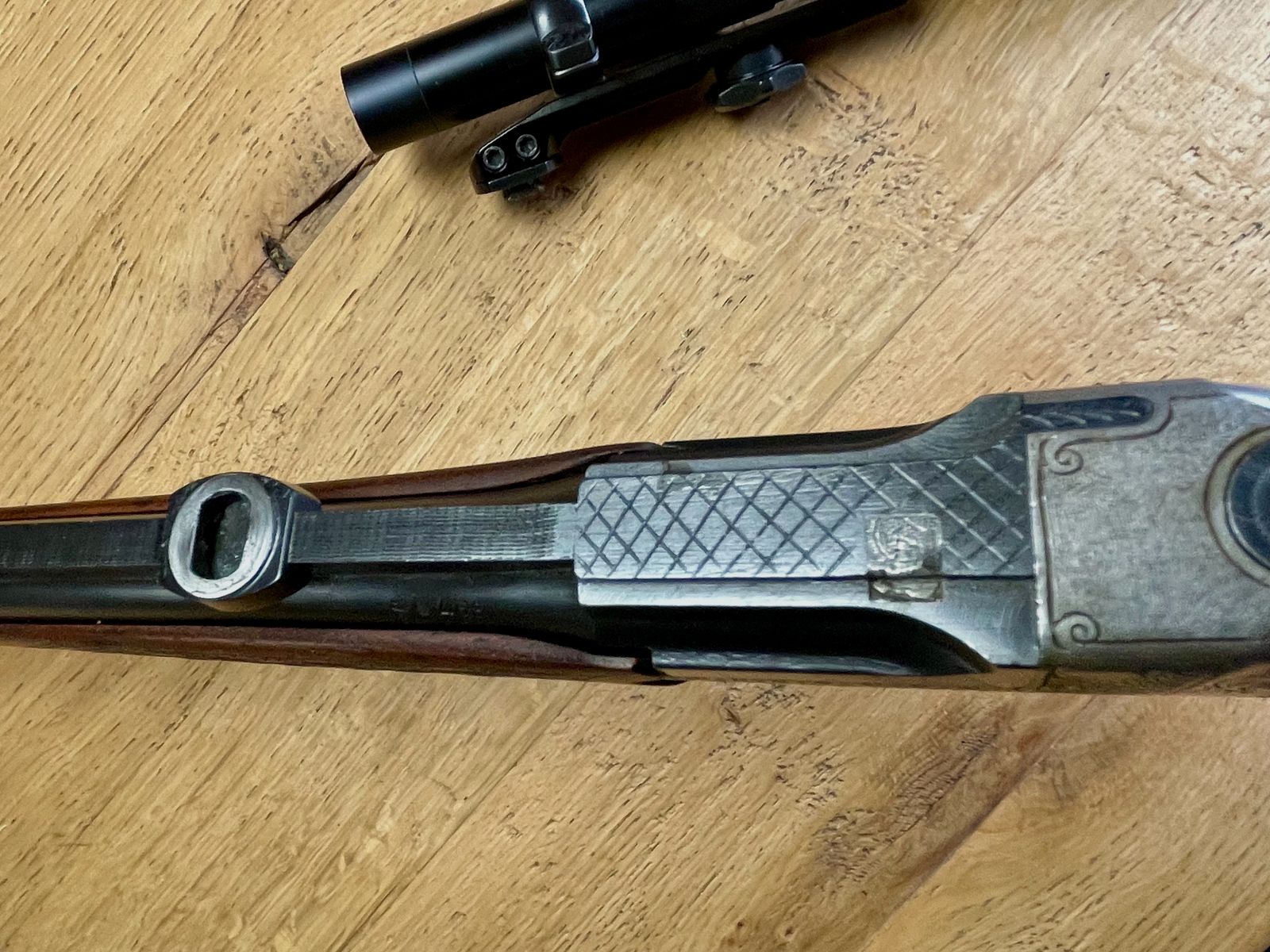 Rifle de cerrojo Zimmermann Z 66 cal. 10,3x60R con visor Luger 1,5-4,5x20