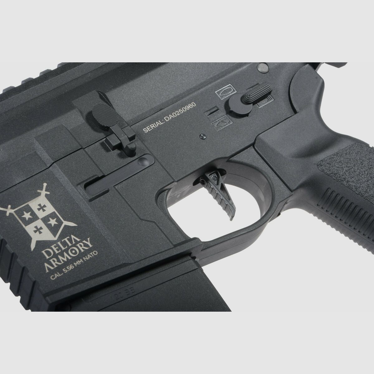 M4 AR15 M-LOK 10 pollici CHARLIE EAGLE ETU Nero S-AEG Fucile Airsoft Libero da 18 anni | Delta Armory