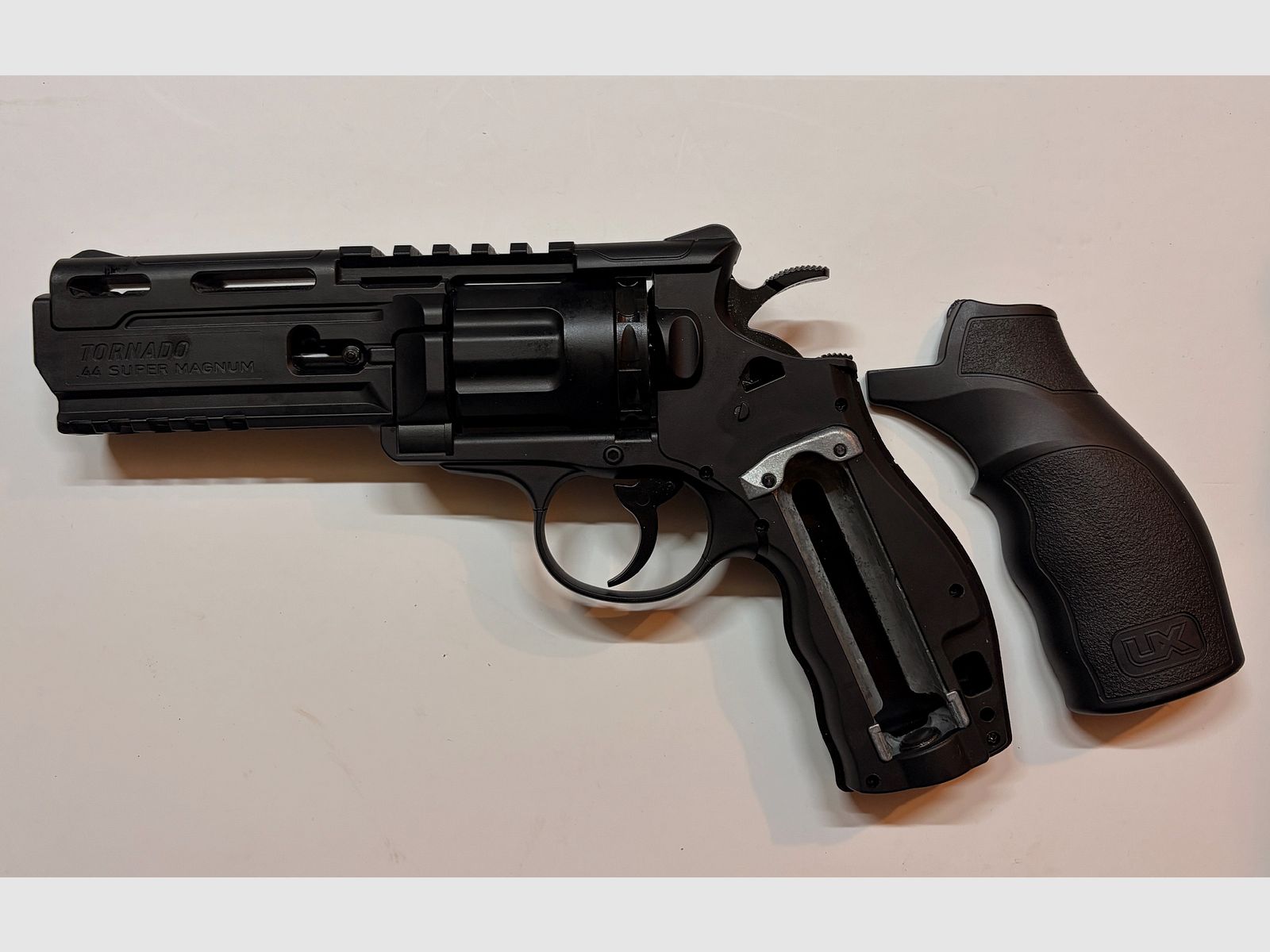 Umarex UX Tornado .44 Super Magnum CO₂ revolver 4,5 mm BB – ensemble complet avec mallette & accessoires