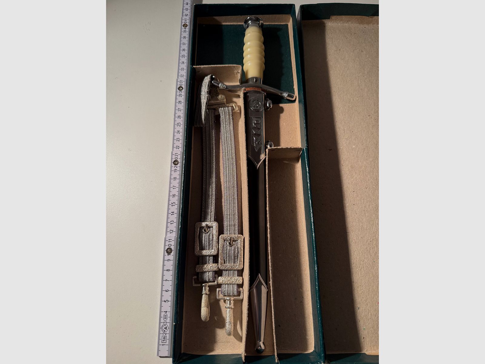 NVA Ehrendolch mit Garantieurkunde
