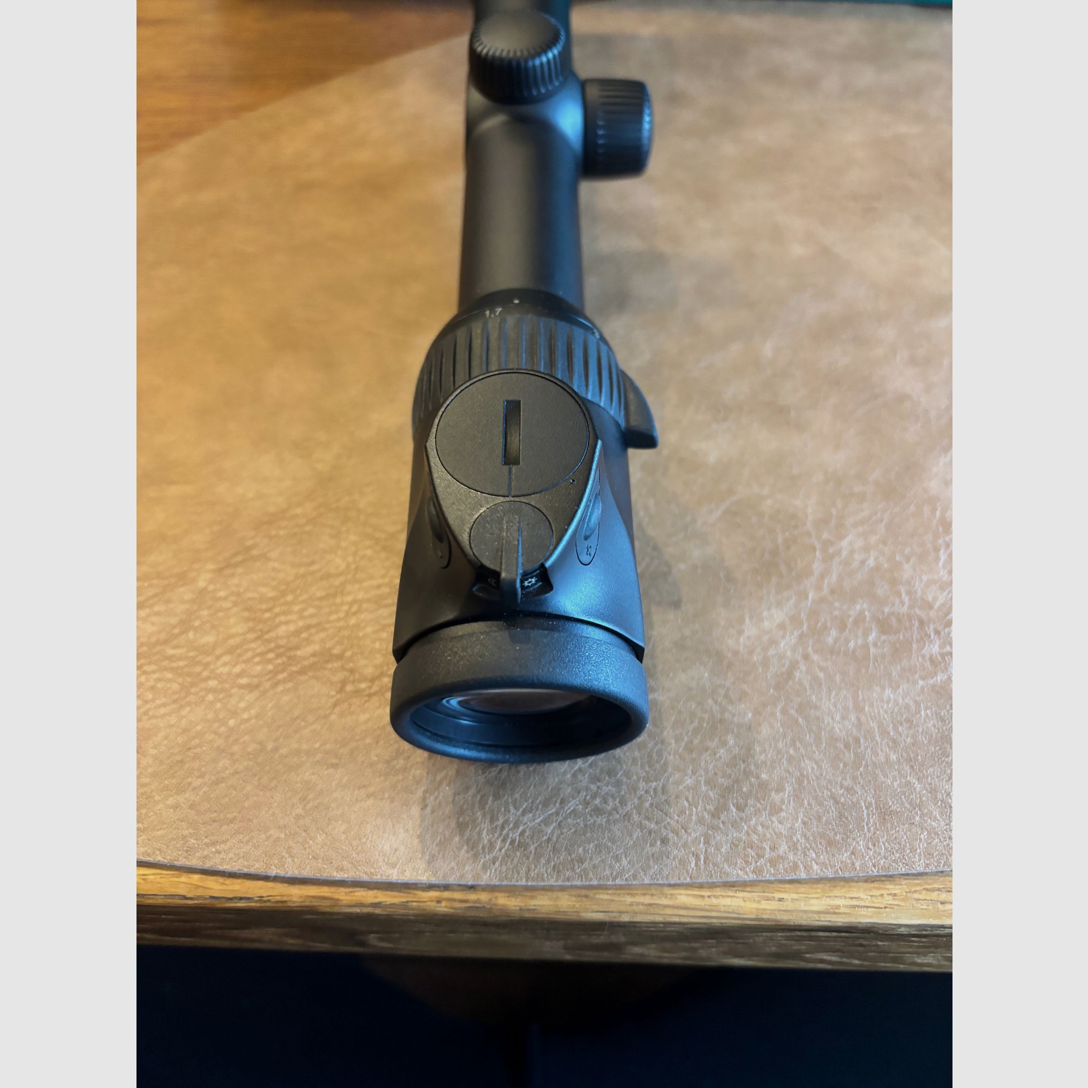 Swarovski Z6i 1.7-10x42 SR 