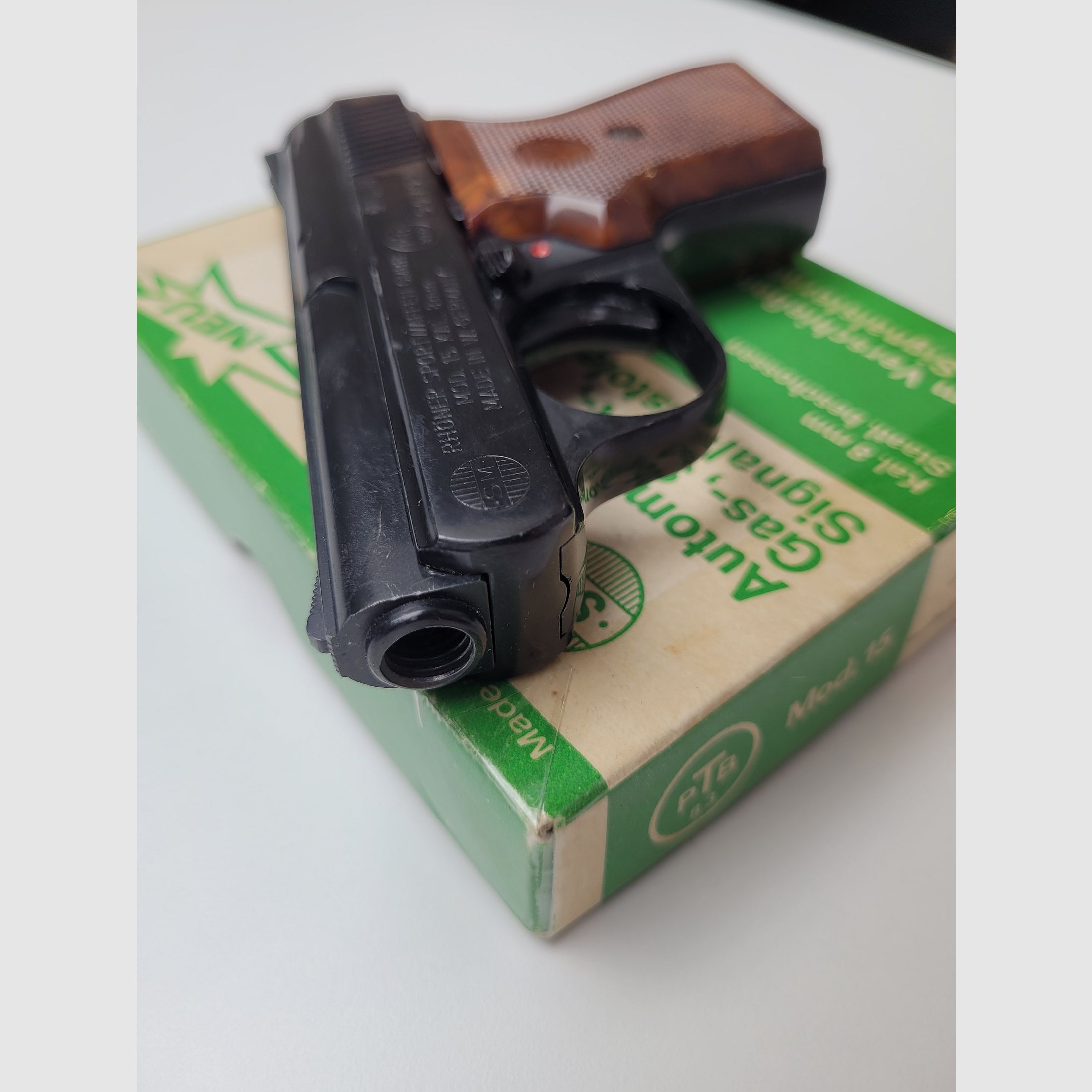 Rhöner SM 15 calibro 8 mm Knall nel PTB 83/2 con imballaggio originale, secondo caricatore e coppa di lancio