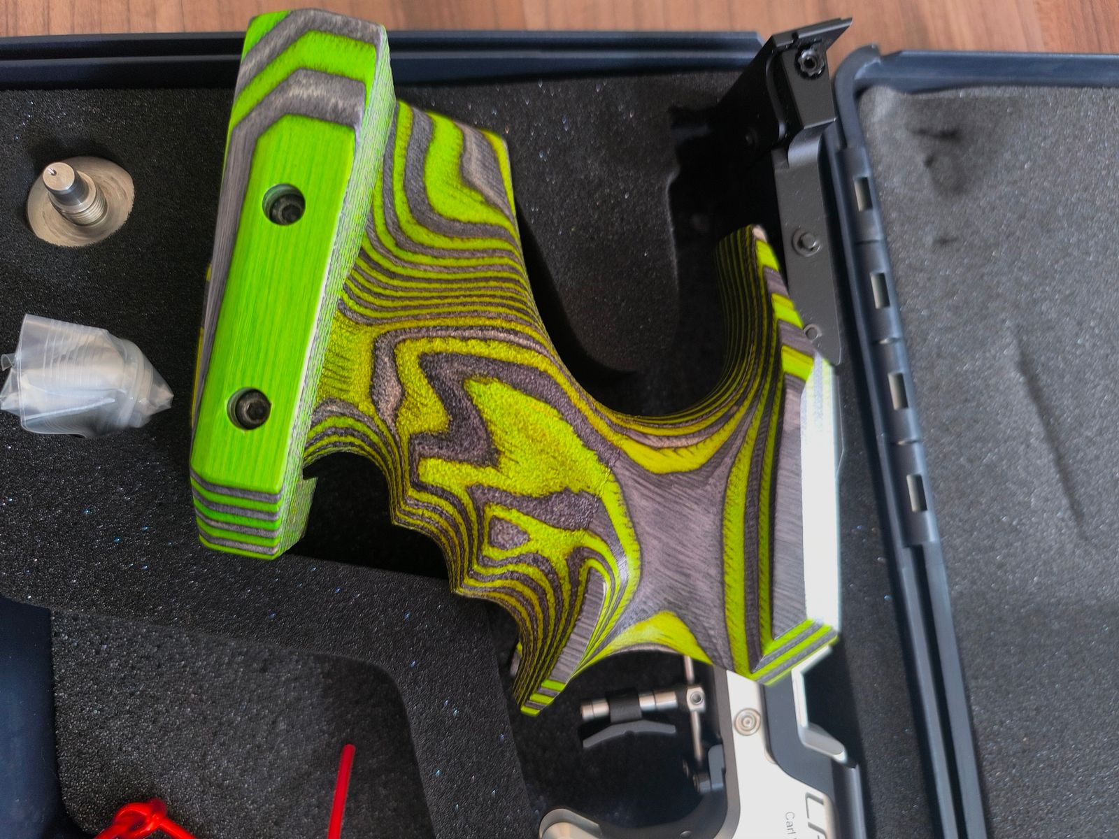 <p>Carabine à air comprimé Walther LP 400 Carbon</p>