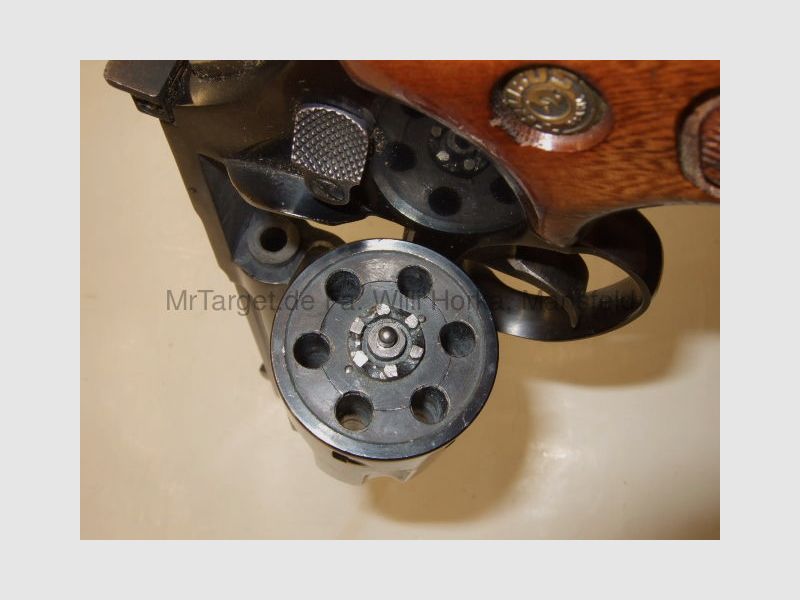 Revolver deportivo KK Taurus Mod. 96 con cañón de 6"