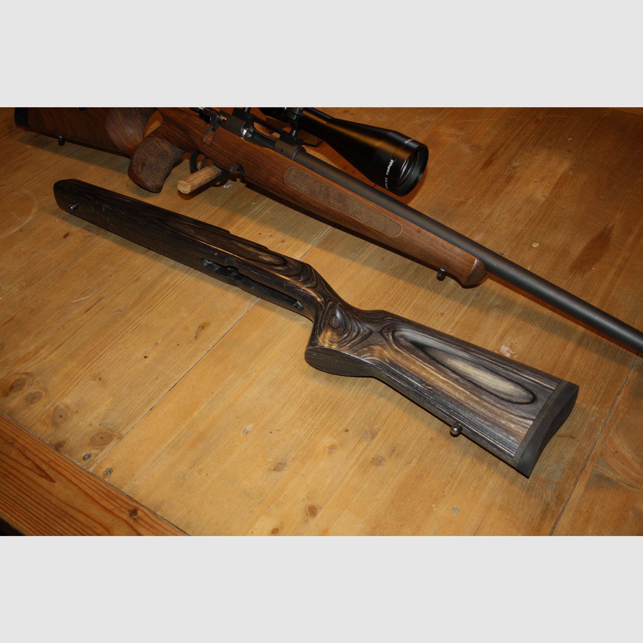 CZ  527 Varmint .223 Rem. mit Nussbaum Lochschaft und  DD Optics 2,5-10x56