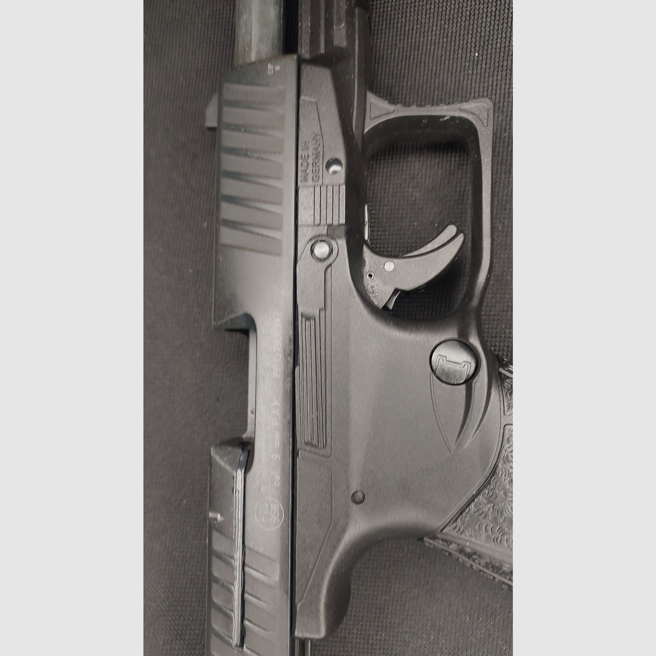 Walther PPQ M2 Navy Kit Pistolet alarmowy 9mm P.A.K. czarny (PTB 958) - z tłumikiem jak nowy!