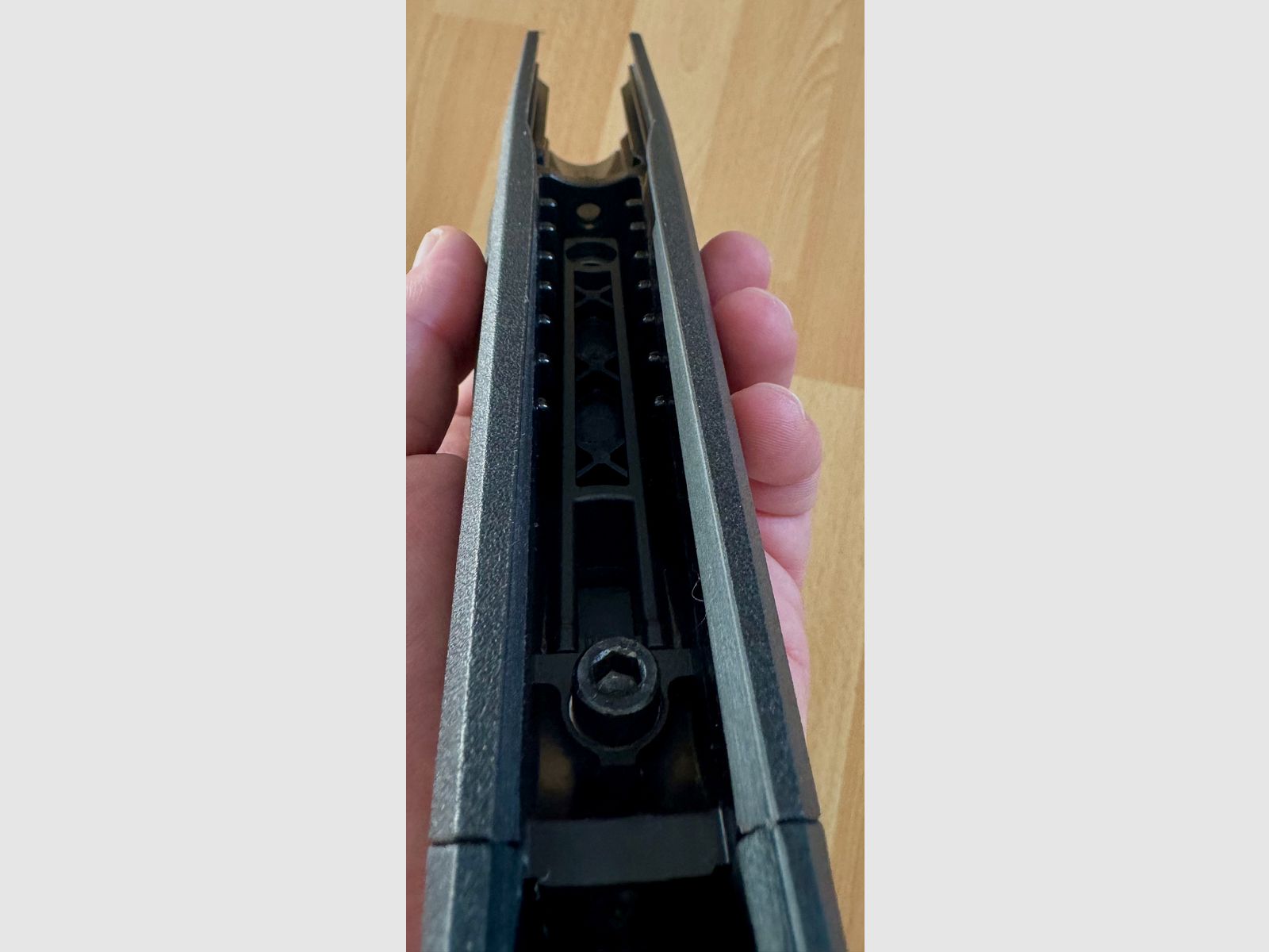 Blaser R8 Ultimate empuñadura delantera de plástico para cañones de caza de 22 mm