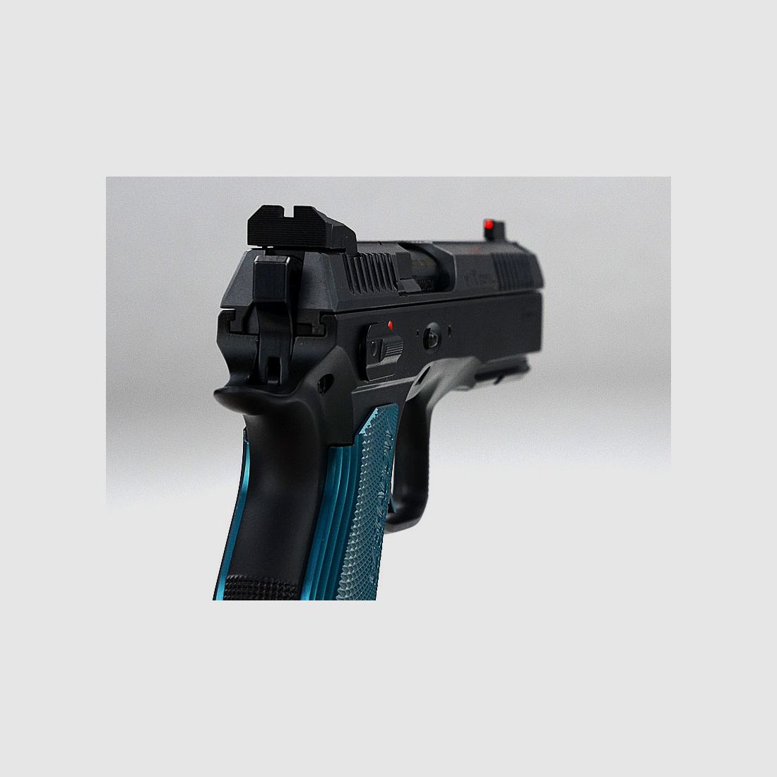 CZ Shadow 2, Negro-Azul