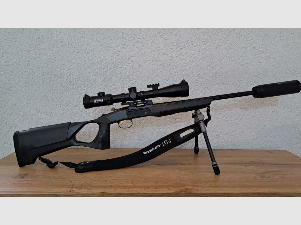 Merkel K5 Extrem mit FBT Carbon Lochschaft, DDOPTICS Zielfernrohr, Recknagel Schalldämpfer, Spartan Zweibein, Automatik Gewehrriemen, Luxus Koffer etc.