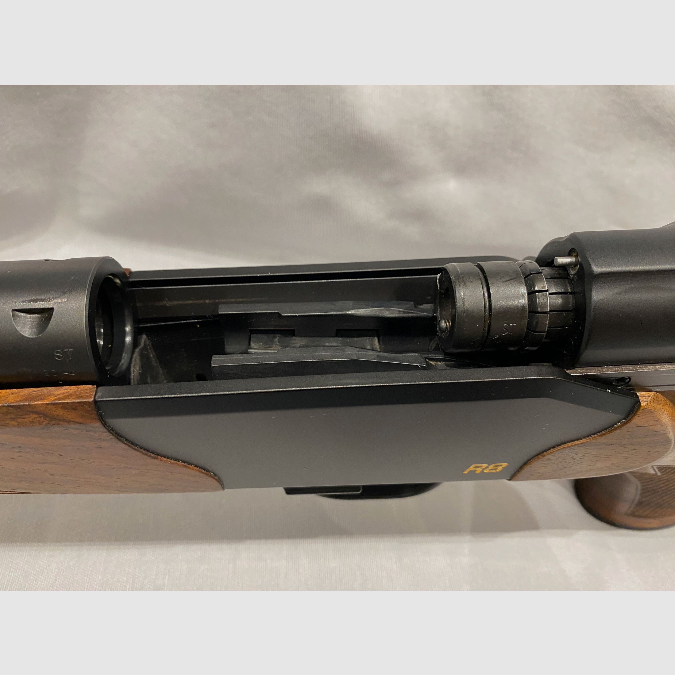 Blaser R8 Standard Holz mit Blaser Sattelmontage für Swarovski (Innenschiene)