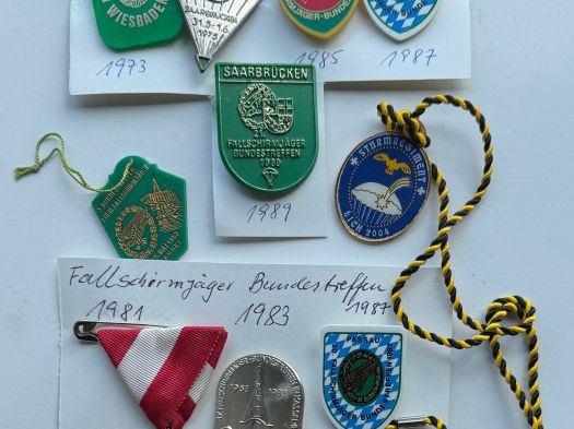 Fallschirmjäger Bundestreffen 10 Abzeichen / Orden / Anstecker