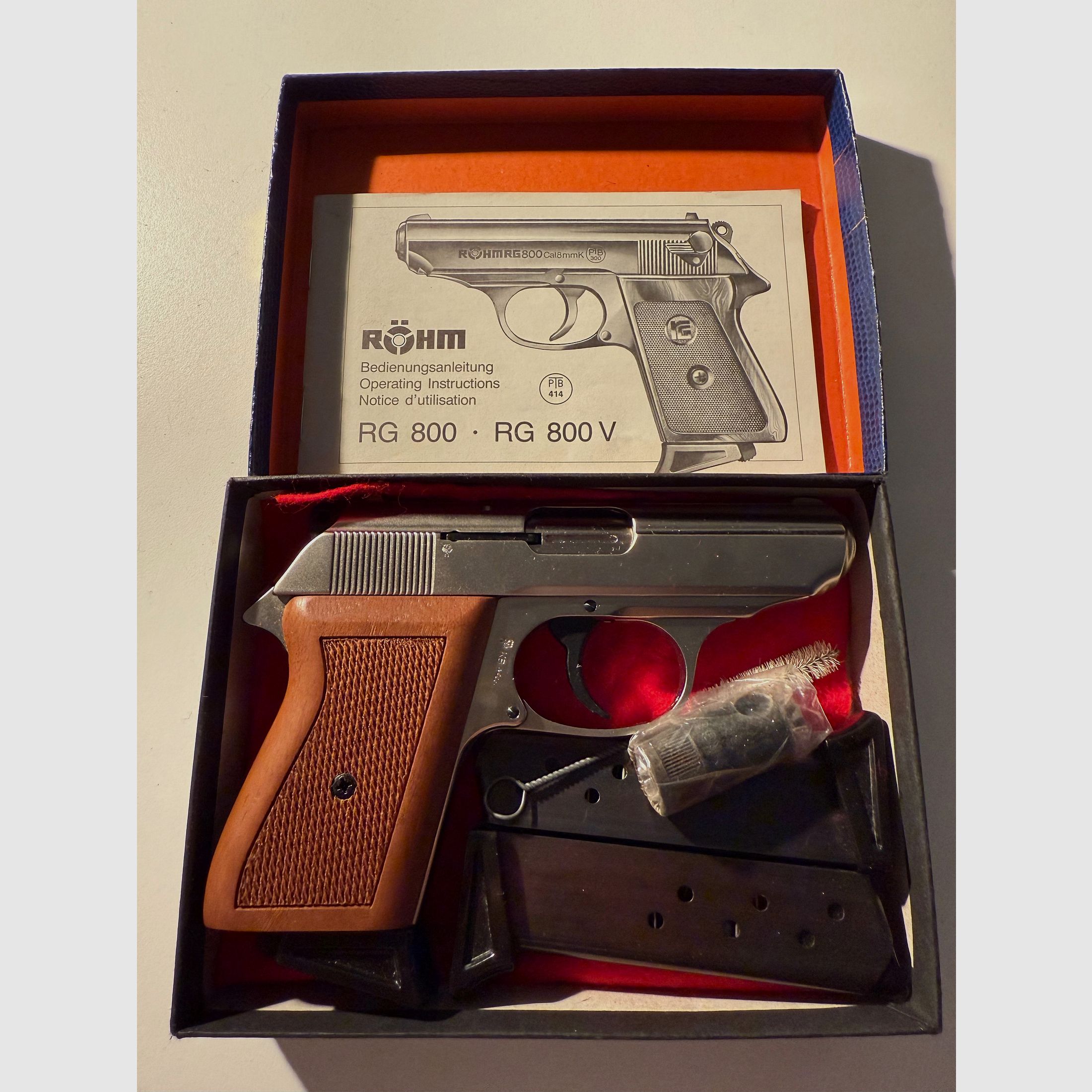 Röhm RG 800 mit zwei Zusatzmagazinen
