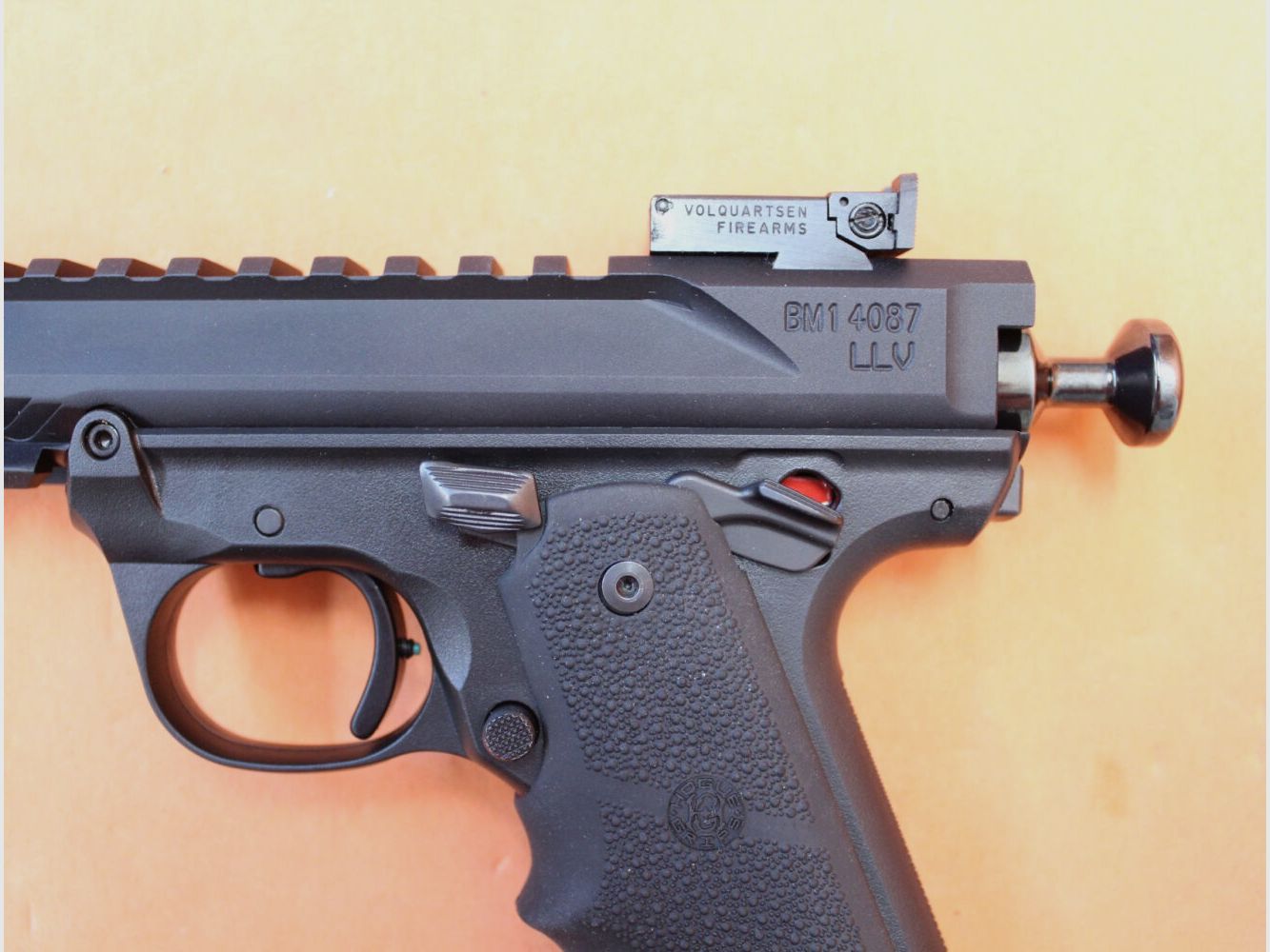 Volquartsen Ha.Pistolet .22lr Volquartsen Mk IV Frame 22/45 Black Mamba 6" lufa/ kompensator/ gwint 1/2-28