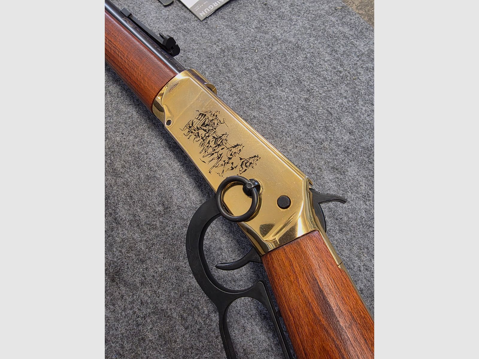 Beautiful Walther Lever Action Long Co2 Rifle Western in Cal. 4.5mm with 8-shot drum
