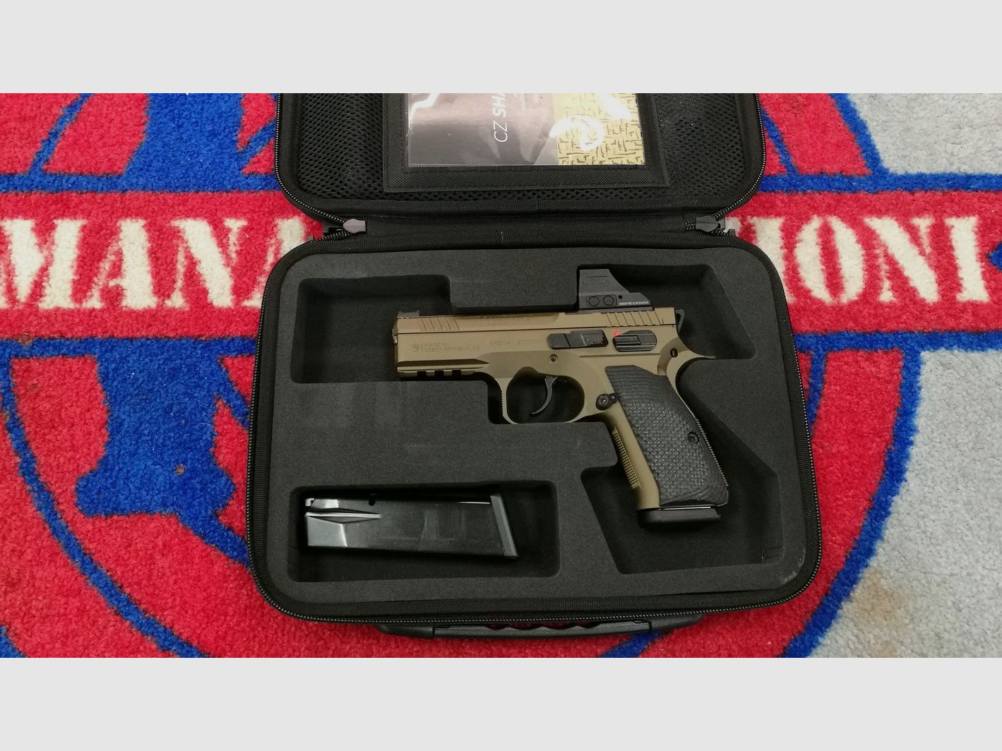 CZ Shadow 2 Compact Special Edition avec Red Dot Holosun, image 3 sur 5