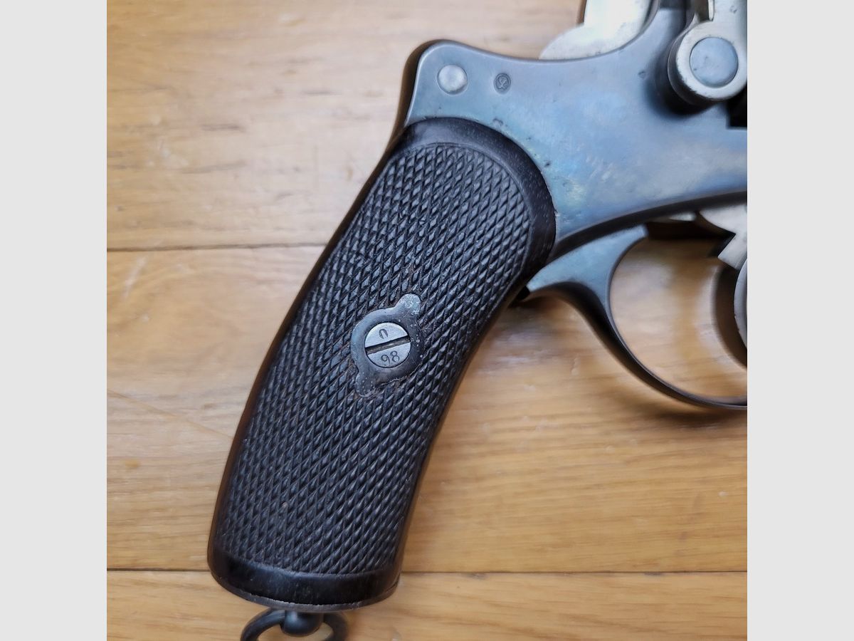 Rarissimes und schöner Revolver Modell 1874 für Marineoffizier – vollständig einheitliche Seriennummer – MAS von 1885 – sehr guter Zustand, Bild 3 von 29