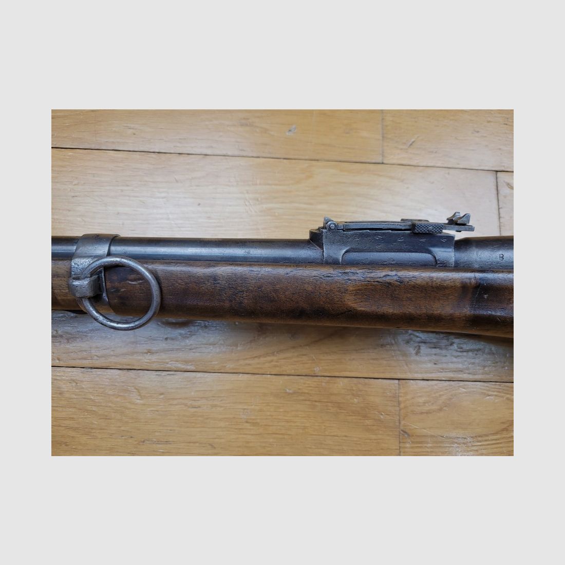 Gutes Gewehr Berthier – Modell 07/15 – nicht modifiziert 1916 – Waffe mit 3 Schüssen von 1917 – Delaunay Belleville Werke – Kal. 8×51 Lebel – Sehr guter Lauf – Gewehrriemen – 1 Magazin -TBE, Bild 6 von 27