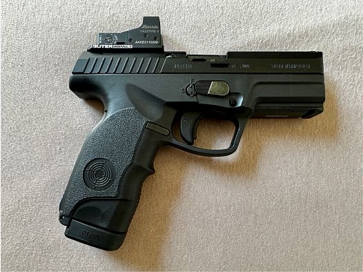 Steyr M9 9mm z Reddot