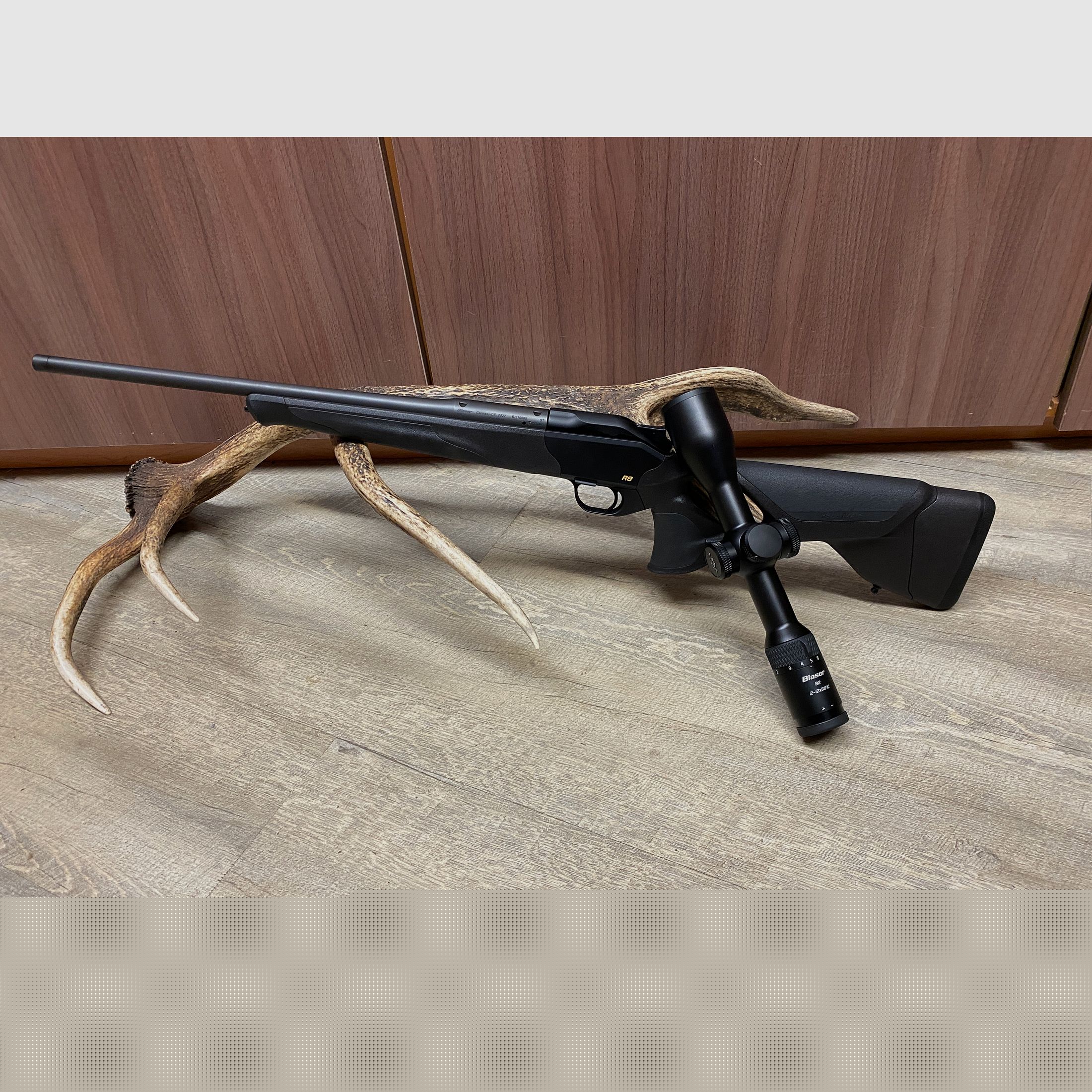 Blaser R8 Ultimate, mit Blaser B2 2-12x50 iC S, mit Schiene