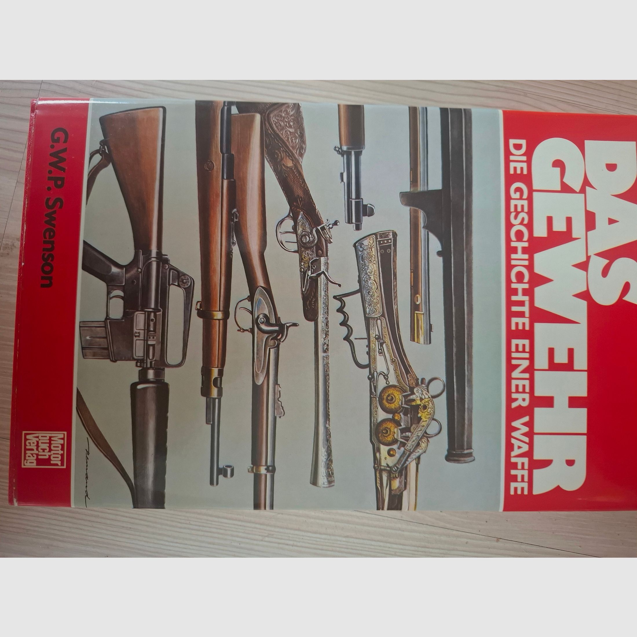 Konvolut aus verschiedenen Waffenbüchern