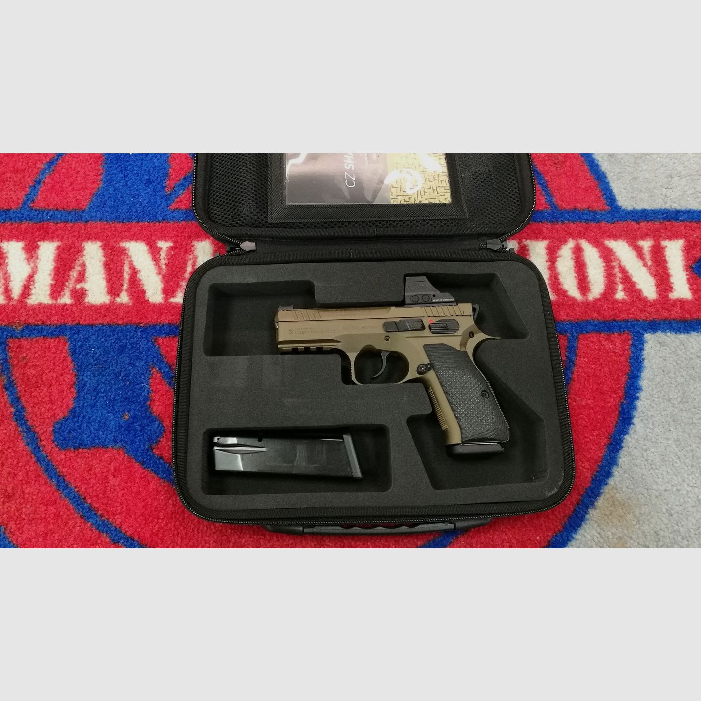 CZ Shadow 2 Compact Special Edition avec Red Dot Holosun, image 3 sur 5