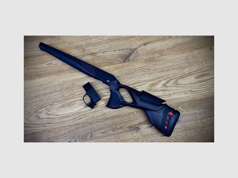 Blaser R8 Ultimate Schäftung / Schwarz-Braun / 17mm Kontur / verst. Schaftrücken & Rückstoßdämpfung