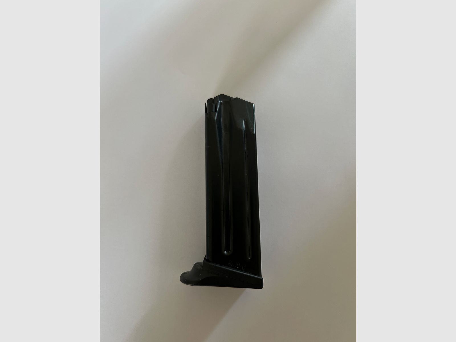 Heckler und Koch Magazin für USP Compact, P10, P2000, P2000 SK · Kal. 9 mm · 13-Schuss, mit verlängertem Boden, neuwertig