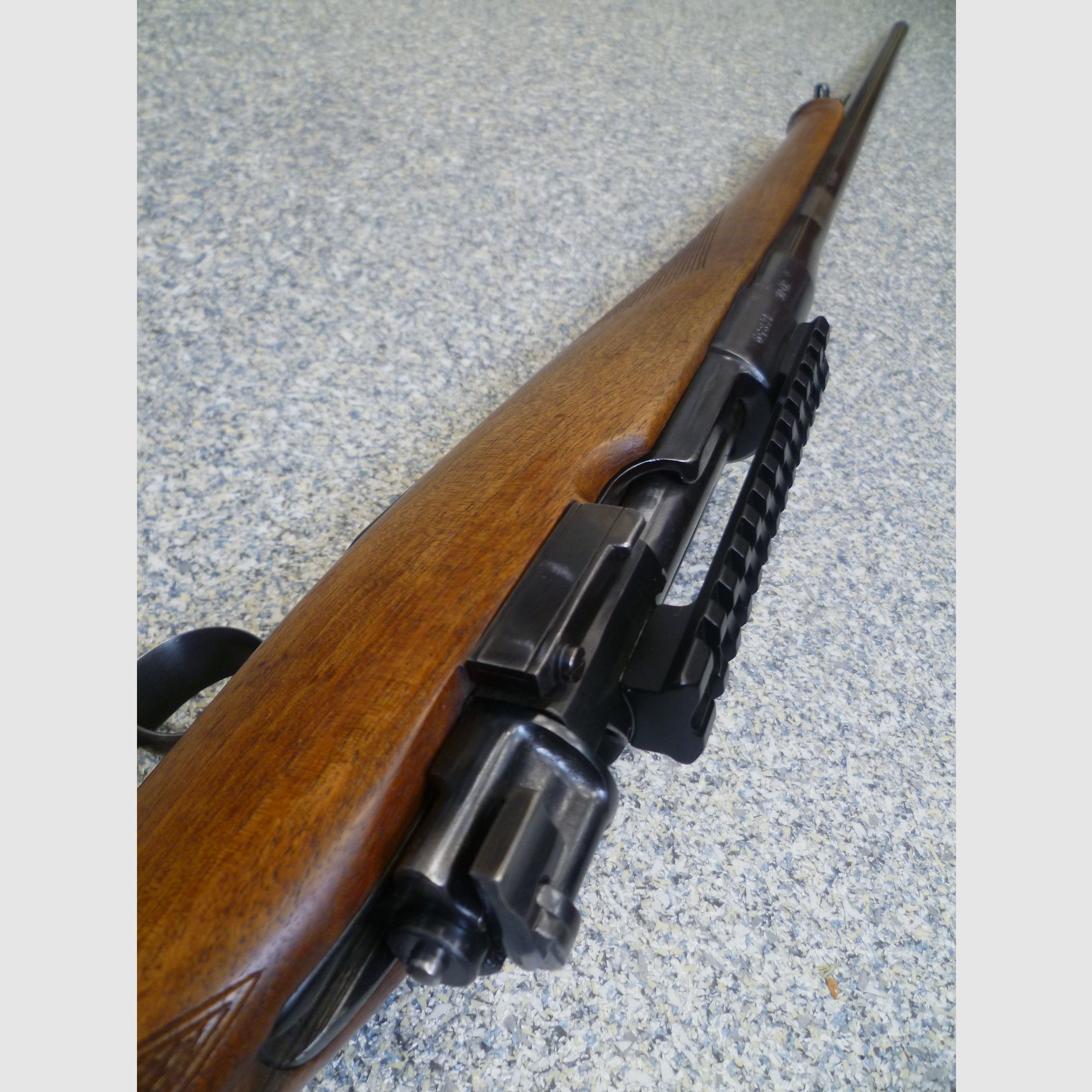 Repeater rifle Hubertus M98 .30-06 Spring.