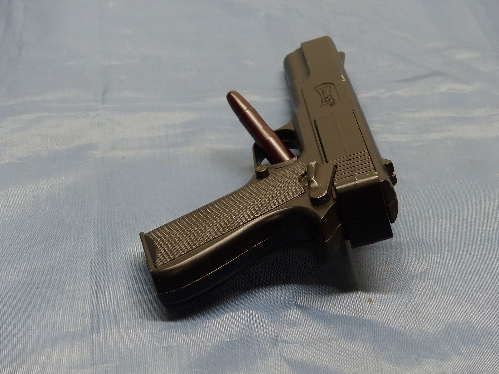 Pistola de aire Marksman 1010 Repeater Cal. 4,5/.177 fabricada en Torrance California USA, imagen 3 de 10