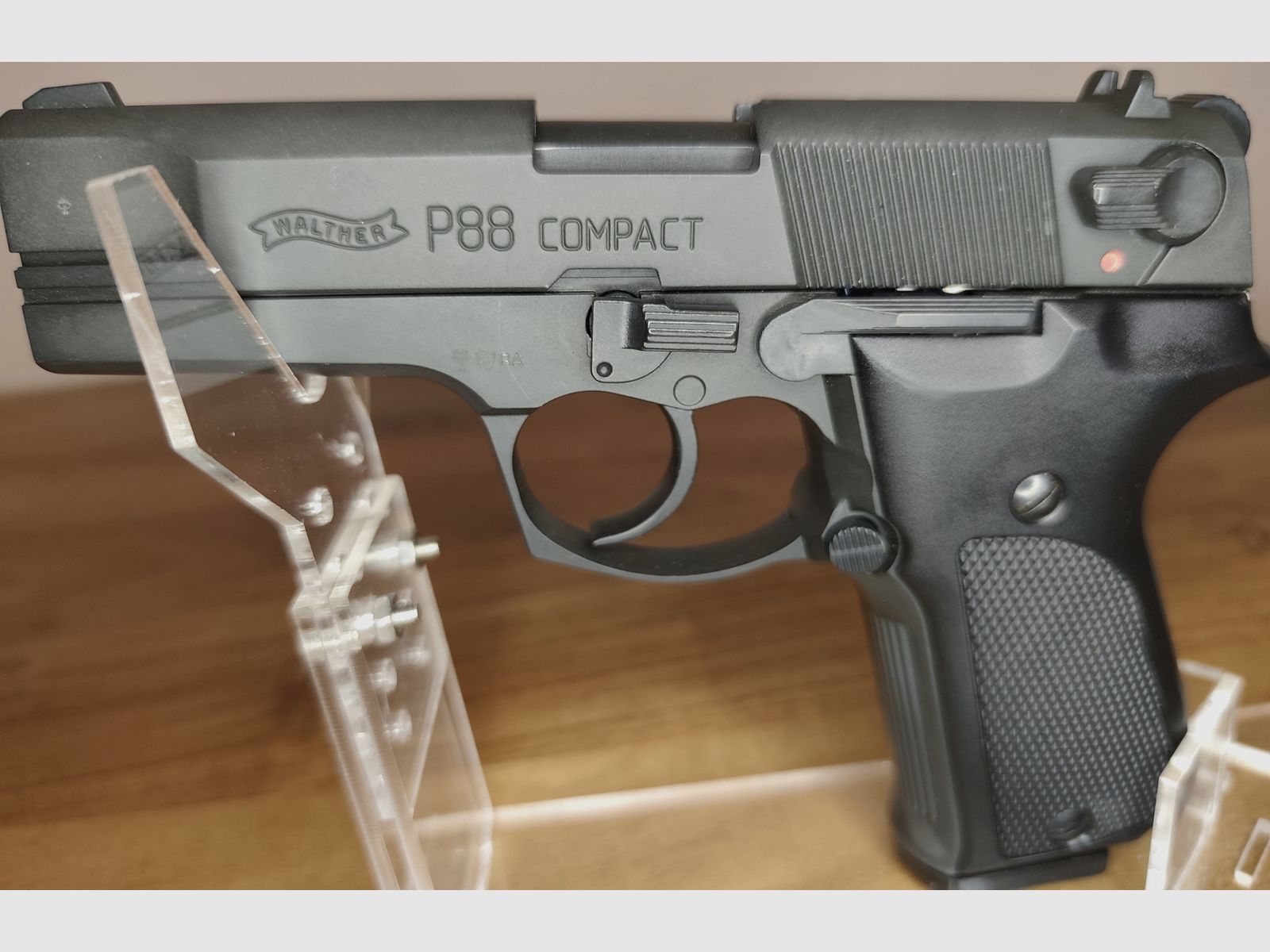 Walther P 88 Compact 9mm 2xMagazine black PTB 764 as new New Year's set 25xPyro effects + 50 shots ammunition P.A.K.