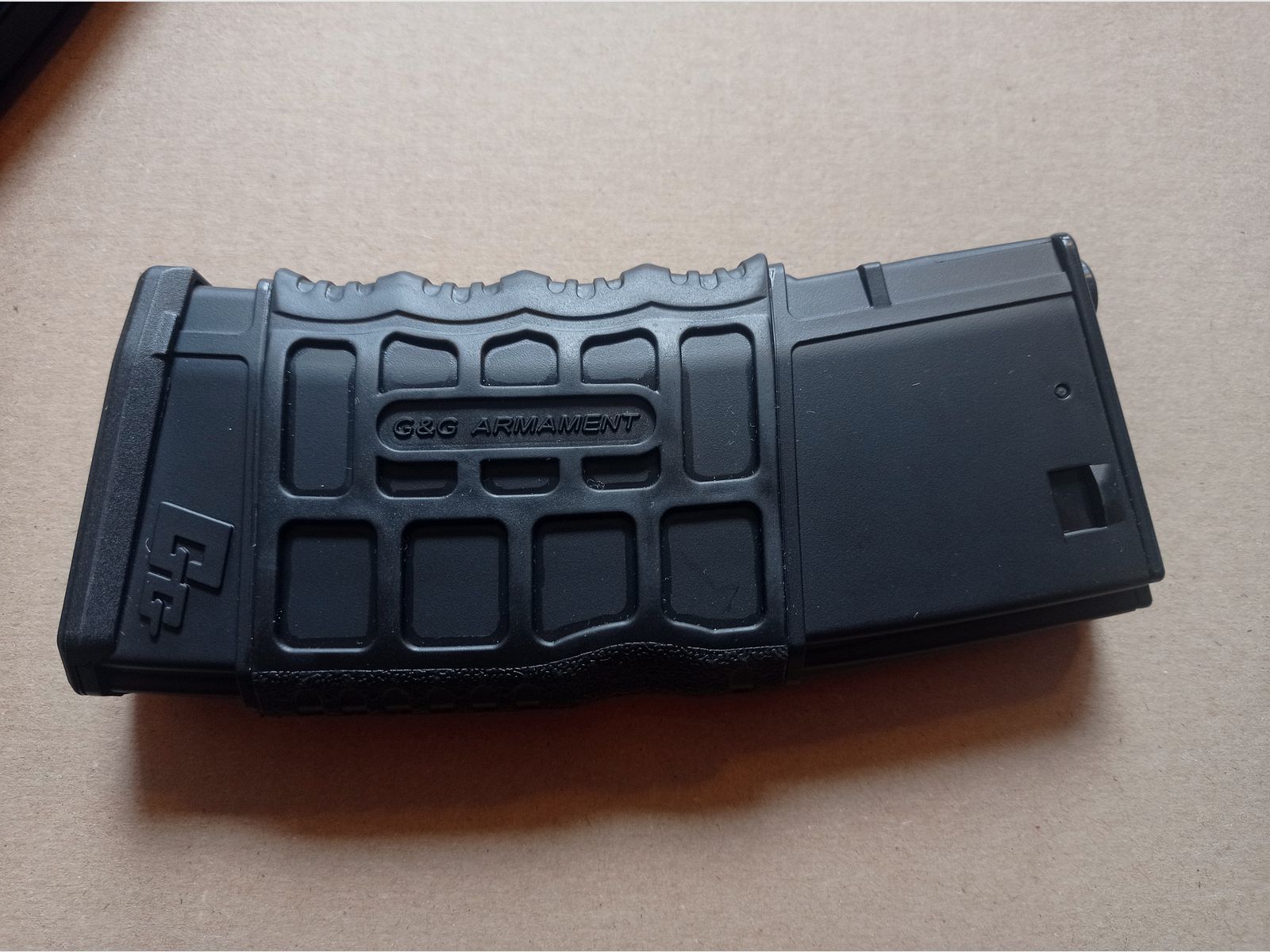 Airsoft rifle G&G GC16 SR CQB 0.5J with accessories