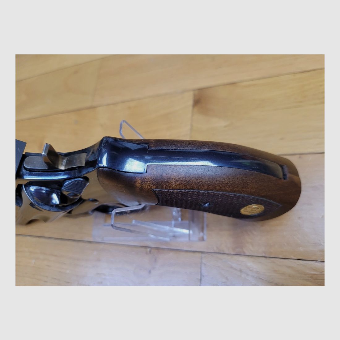 Außergewöhnliches Originalset Revolver Manurhin MR73 – Modell Gendarmerie in 4 Zoll – Kal. 357 Mag – Mit seinem seltenen 6-Schuss-Zylinder in 9 Para – In seiner Originalbox mit Zubehör, Handbuch und Originaldokumenten – Sehr seltenes Set auf dem Markt und in einem traumhaften Zustand!, Bild 14 von 26